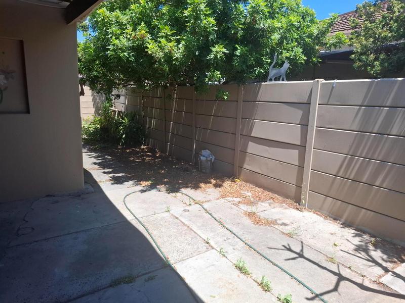 To Let 2 Bedroom Property for Rent in Glen Lilly Western Cape